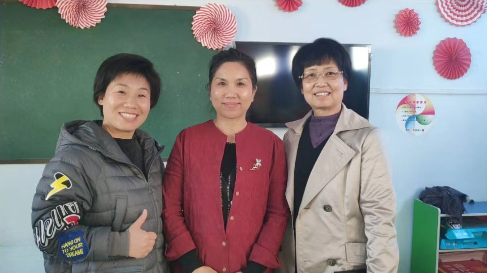2019年张慧珍巩义学习与明德张校长老师合影
